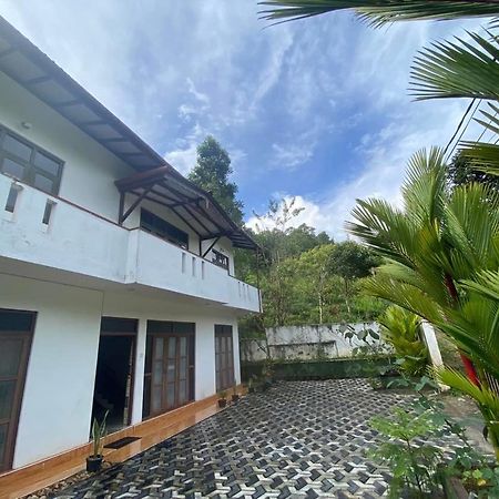 Montes Ella Bed & Breakfast エクステリア 写真