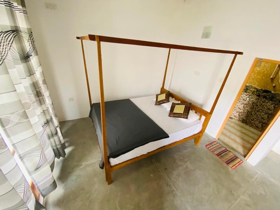 Montes Ella Bed & Breakfast エクステリア 写真